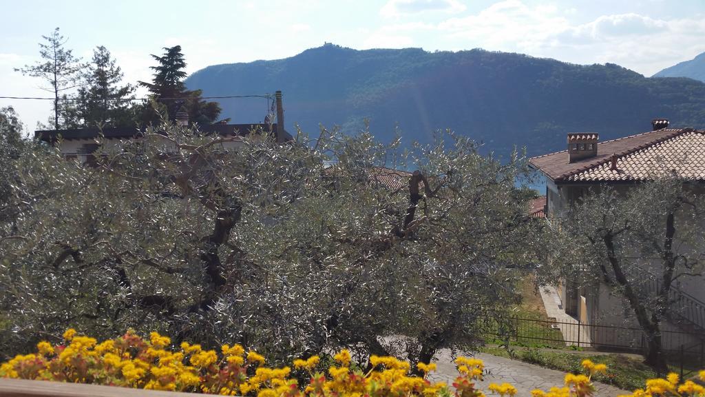 Apartment Iseo Lake Sale Marasino Room photo